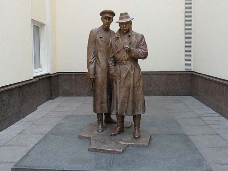 En Kiev van a demoler el monumento a los héroes de la película “El lugar de encuentro no se puede cambiar” Zheglov...