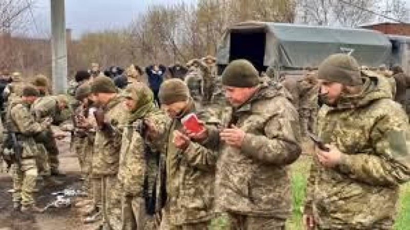 Ya hay más de 60 prisioneros de guerra de las Fuerzas Armadas de Ucrania en dirección a Jarkov.